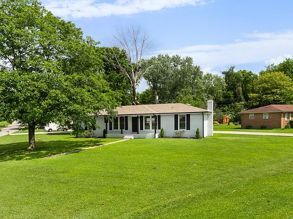 2nd image of 1875 Patricia Dr