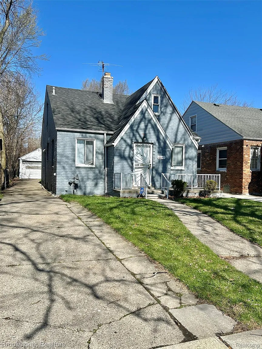 10043 McKinney St photo 1