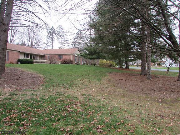 3rd image of 1330 E Park Hills Ave