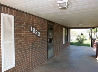 1828 N 2nd St, Tahoka, TX 79373