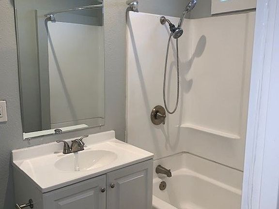 2nd image of 2262 Market St #2266
