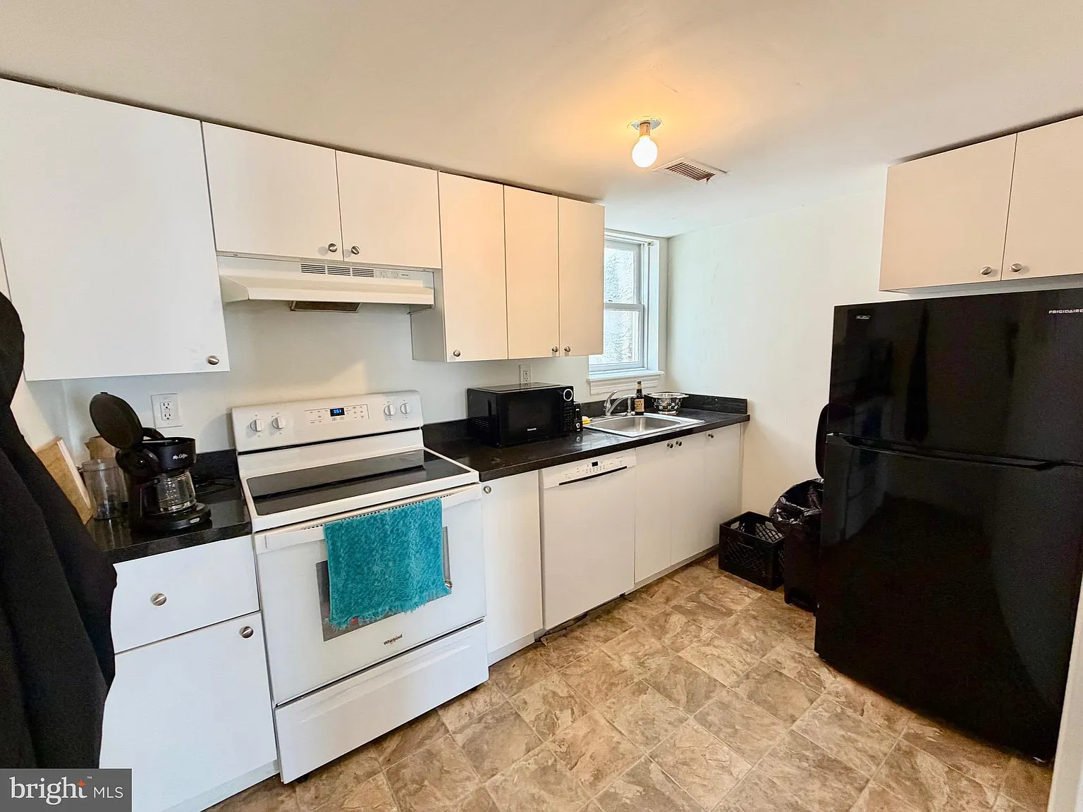 2 bed, 2.0 bath, 1200 sqft, $2,350 — Photo 4