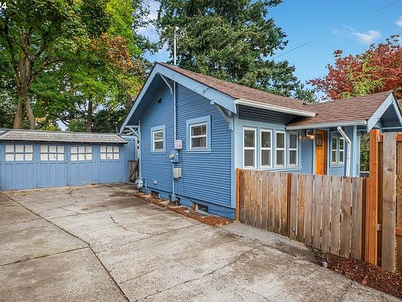 5th image of 1213 N Ainsworth St #6
