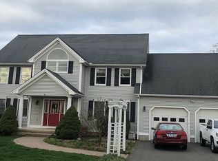 16 Lakeview Dr, Farmington, CT 06032