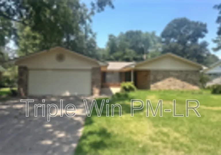 120 Apache Dr — Photo 1