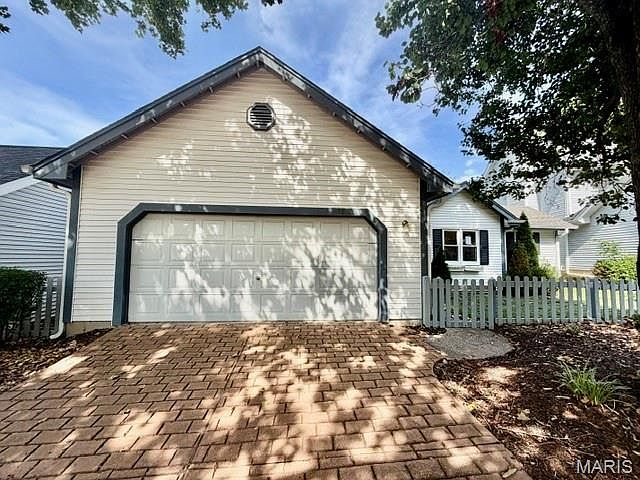 1st image of 16323 Bellingham Dr