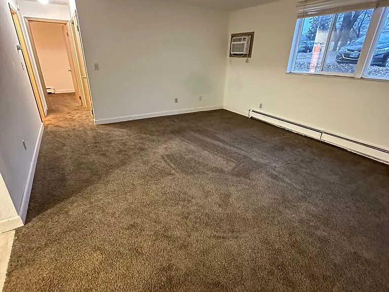 2504 E Thayer Ave — Photo 8