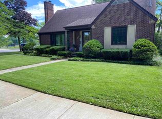 403 Cloverly Rd, Grosse Pointe Farms, MI 48236