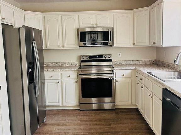 5th image of 1114 Washington Ave #B