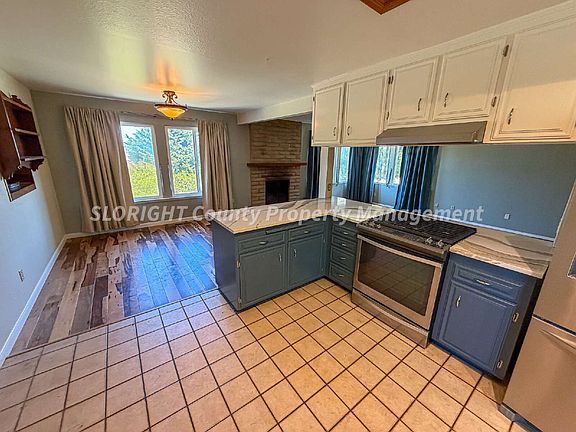 5th image of 691 Manzanita Dr