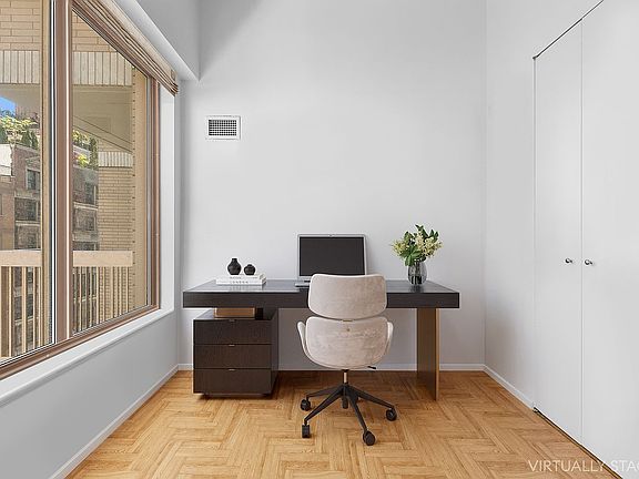 3rd image of 200 E 69th St APT 8B