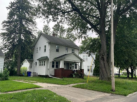 3rd image of 2123 Berdan Ave