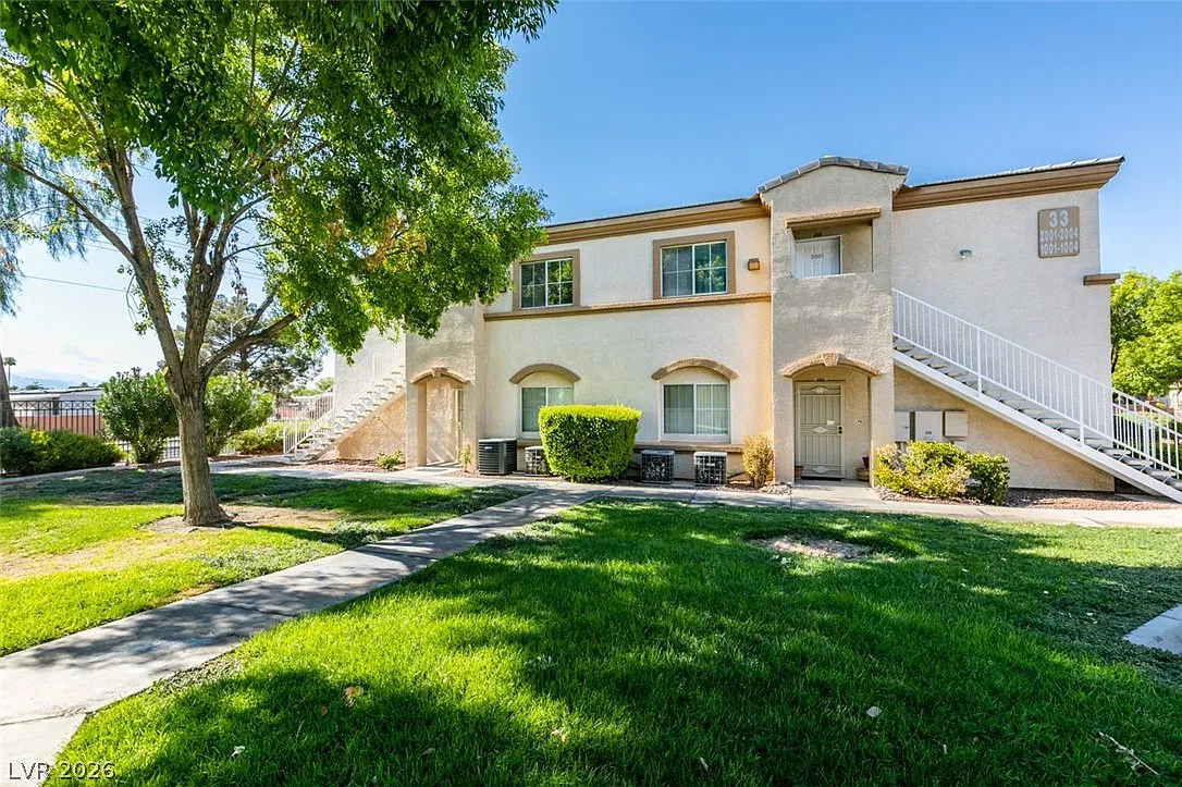 3400 Cabana Dr — Photo 3
