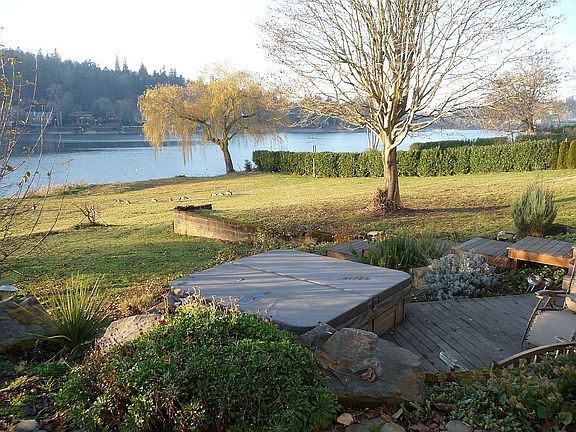Rear view/Willamette north