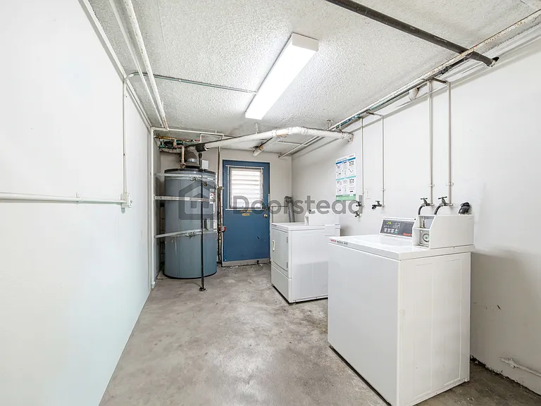 1826 S Bundy Dr #4 — Photo 22