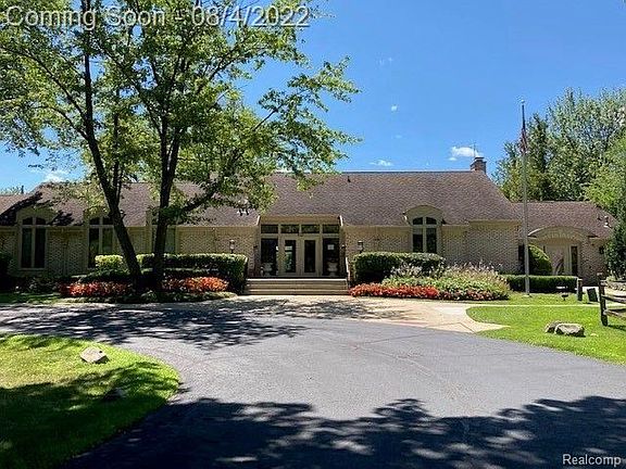 4th image of 1222 Woodcrest Cir