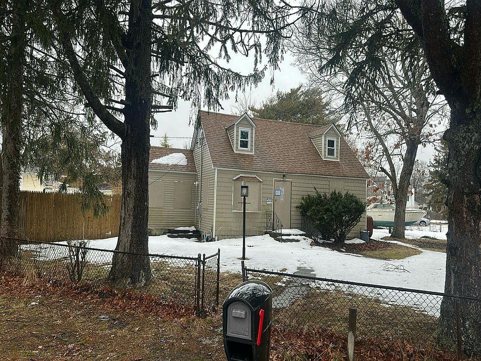 1st image of 55 Manor Dr