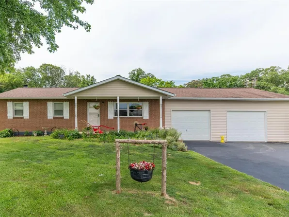 10208 Blackberry Ln, Catawissa, MO 63015