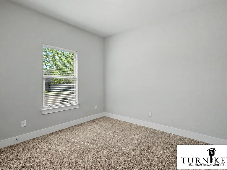 220 Stewart Bend Ct — Photo 16