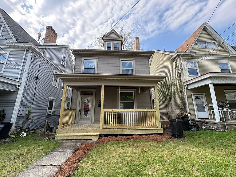 129 Dunbar Ave — Photo 1