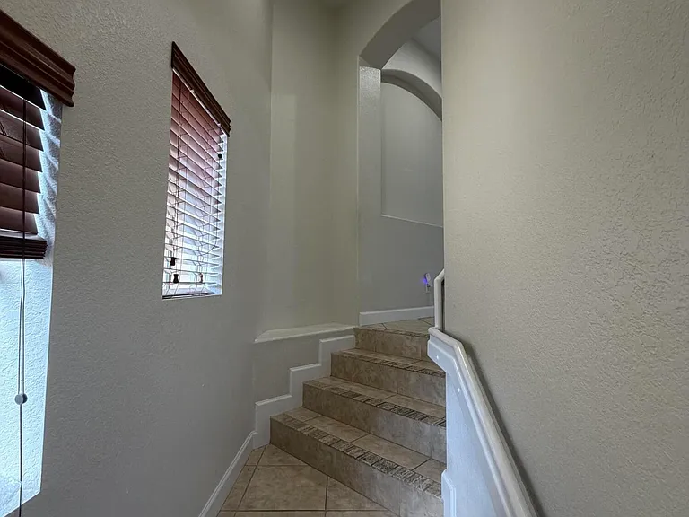 8079 NW 127th Ln #2-F — Photo 2