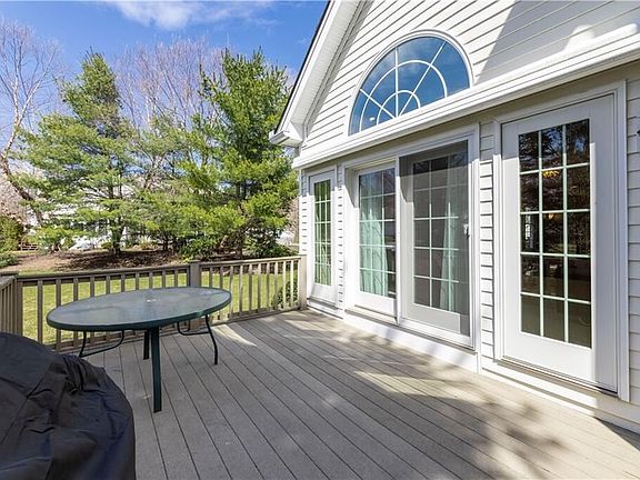 4th image of 305 Sanctuary Dr #50
