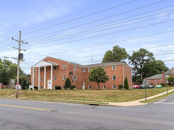 4th image of 1499 N East St #11313542