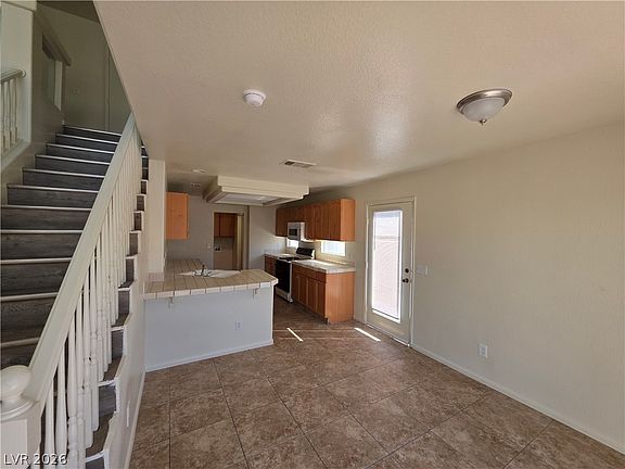 5th image of 8829 Cornwall Glen Ave
