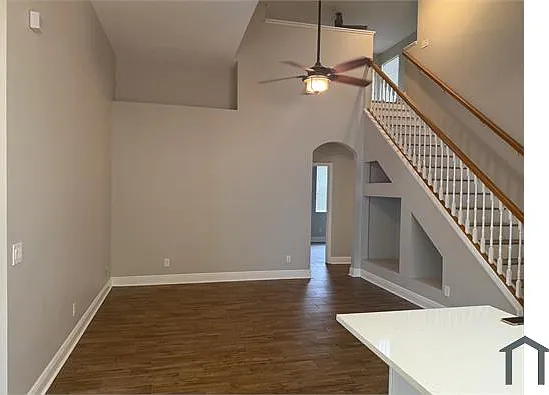 4 bed, 2168 sqft, $3,000 — Photo 4