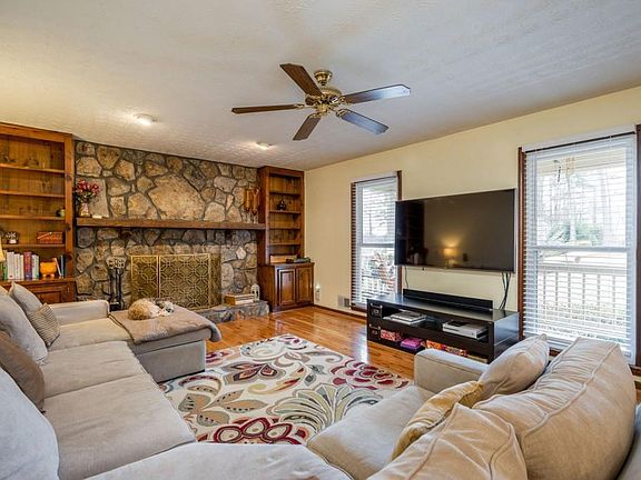 3rd image of 501 Oconee Ct