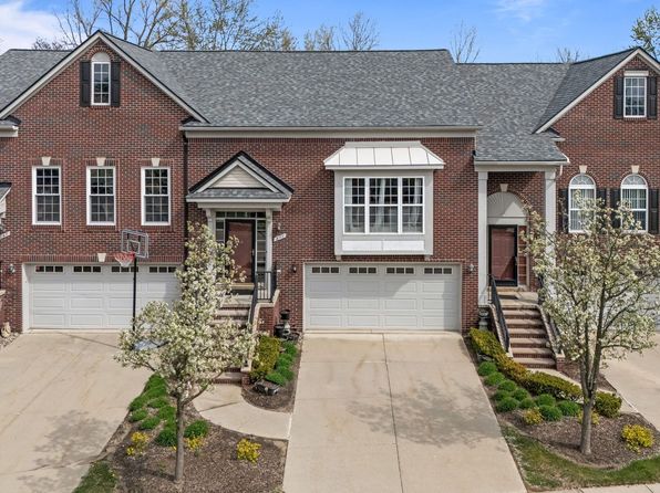 871 Sandalwood Dr, Troy, MI 48085