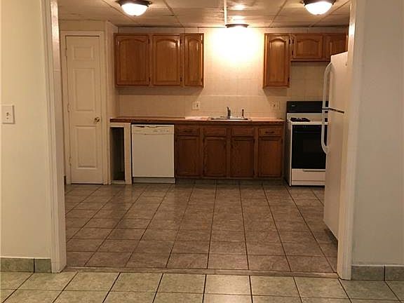 3rd image of 23 Starr St APT G
