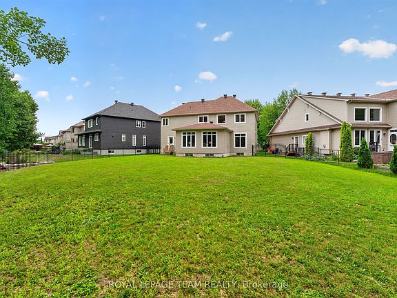 5th image of 88 Osprey Cres