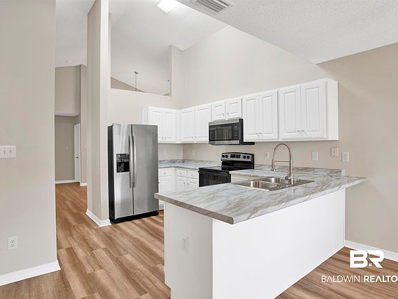 3rd image of 364 Savannah Ln