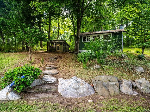 4th image of 205 Marshall Road