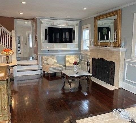 2nd image of 112 Combs Ave