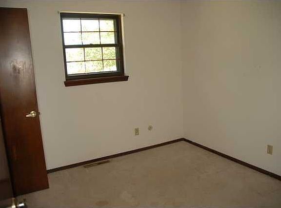 5th image of 1646 N Timberline Dr