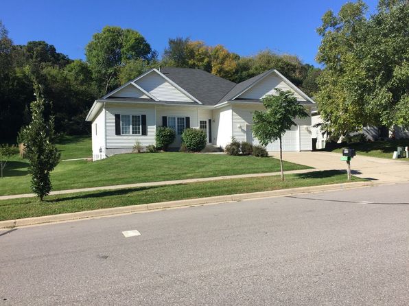 1966 Fox Valley Dr SW