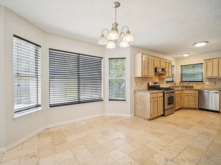 6603 S 107th East Ave — Photo 5