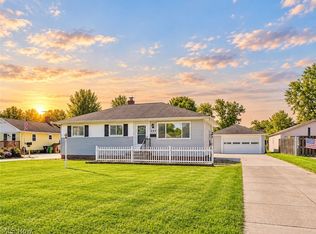285 Nobottom Rd, Berea, OH 44017