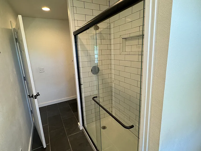 3124 W Euclid Ave — Photo 10