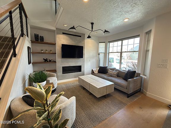 4th image of 5975 N Fox Pointe Cir #A-2