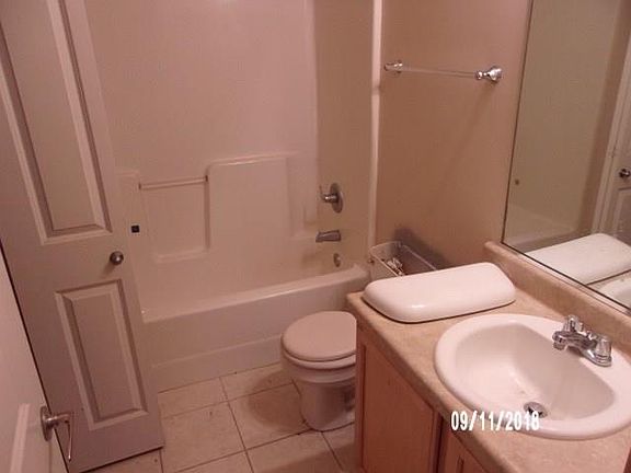4th image of 1709 34th Ave SW Unit 3
