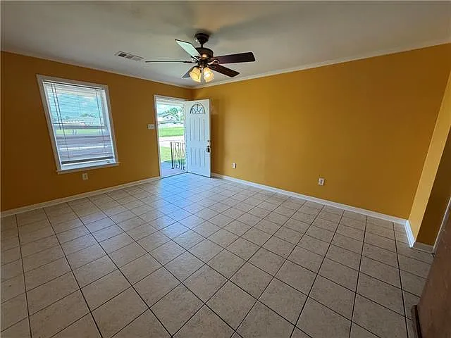 3 bed, 2.0 bath, 1100 sqft, $1,500 — Photo 3