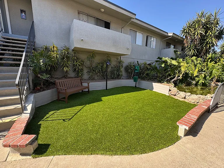 Tustin Palms Apartment Homes — Photo 32
