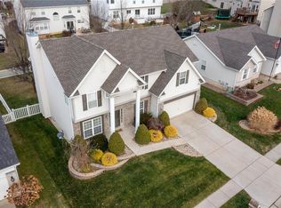 1129 Manor Cove Dr, Saint Charles, MO 63304