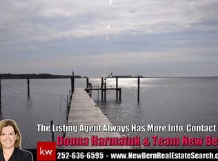 1014 Harbour Pointe Dr, New Bern, NC 28560