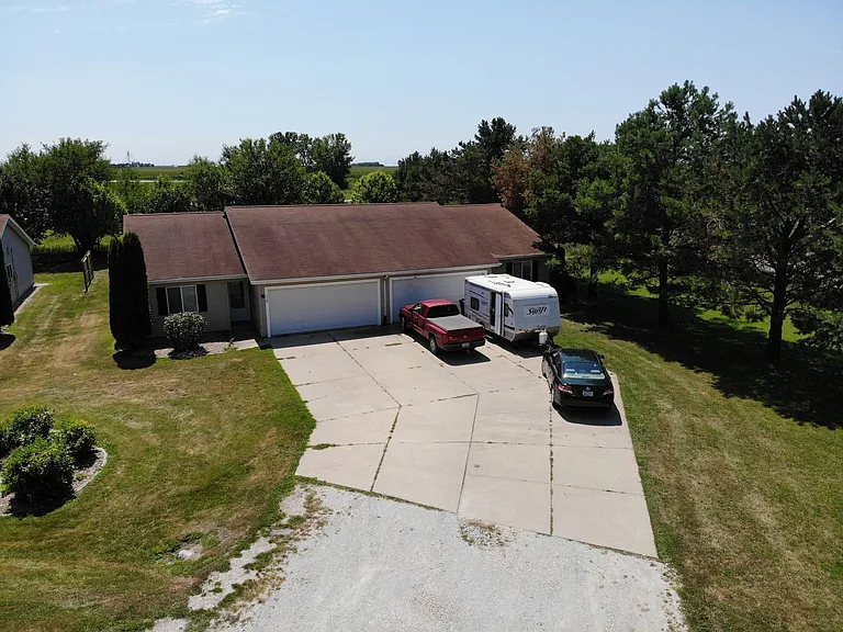 226-228 Haws Dr — Photo 36