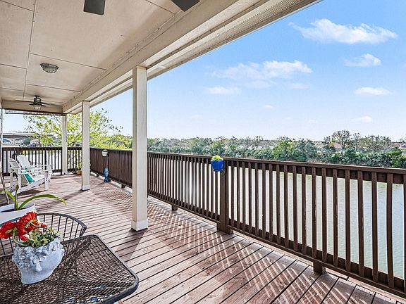 3rd image of 1133 E Meyer Rd