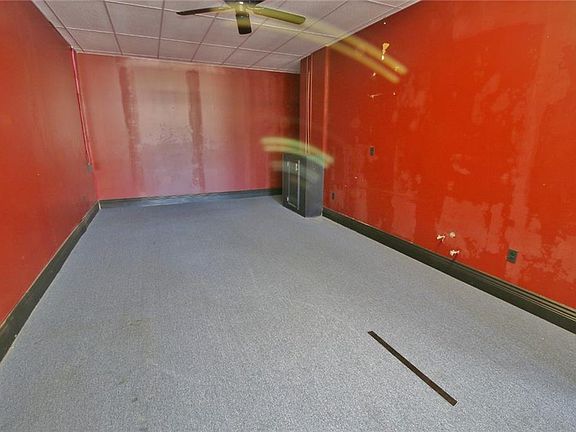 4th image of 969 Linden Ave